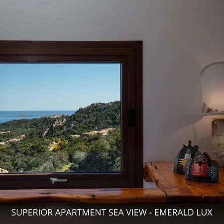 Homey Experience - Emerald Valley Sea View Apartment