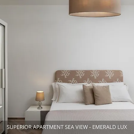 Homey Experience - Emerald Valley Sea View Apartment Porto Cervo