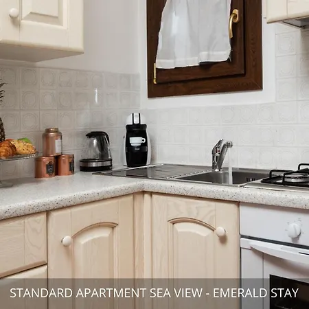 Homey Experience - Emerald Valley Sea View Lägenhet